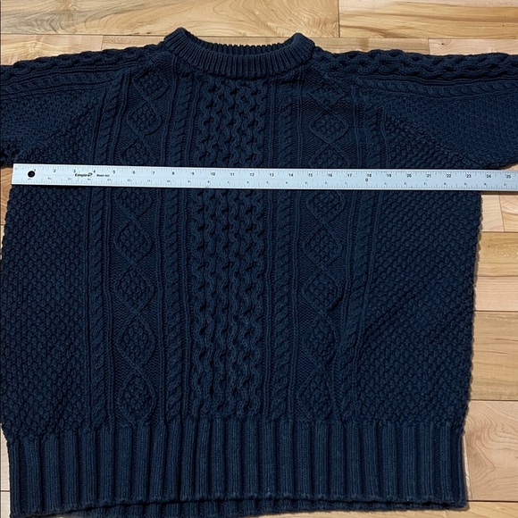L.L. Bean Men's Navy Cable Knit Sweater - Picture 3 of 15